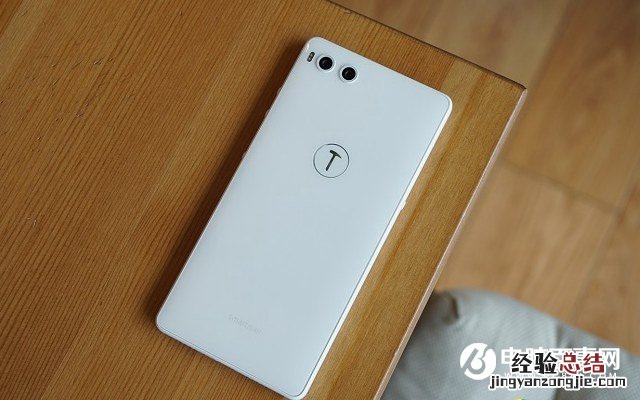 坚果R1白色和黑色哪个好看?坚果R1黑白双色对比