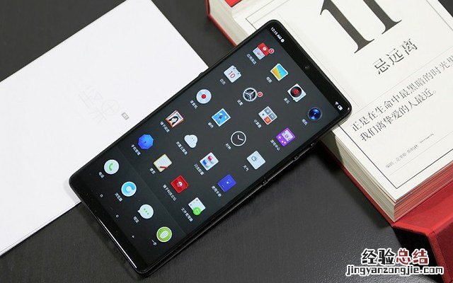 坚果R1白色和黑色哪个好看?坚果R1黑白双色对比