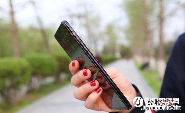 OPPO R15后盖怎么打开 OPPO R15拆后盖图文教程