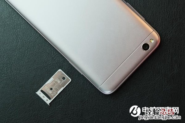 红米5A怎么装卡/插卡 红米5A SIM卡安装教程