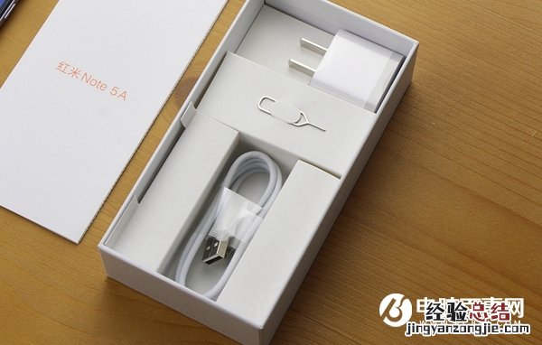 红米Note5A怎么装卡/插卡 红米Note5A SIM卡安装教程