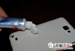 手机壳发黄用什么能洗白？一招帮你清洗如初！