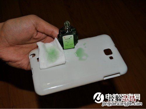 手机壳发黄用什么能洗白?一招帮你清洗如初!