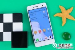 中兴小鲜5怎么装卡？中兴小鲜5 SIM卡安装教程