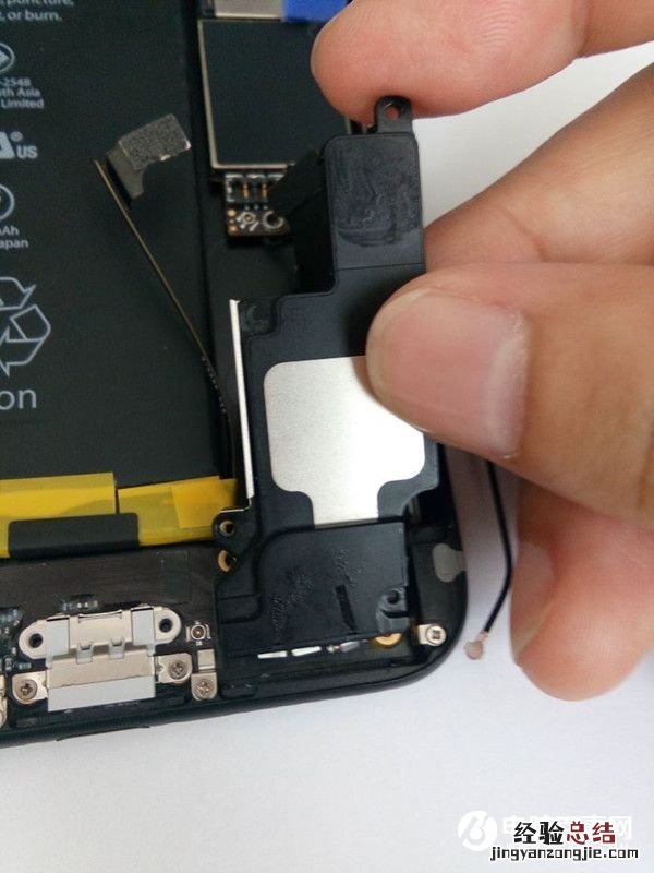 iPhone技巧:给iPhone扬声器口安装个性彩灯